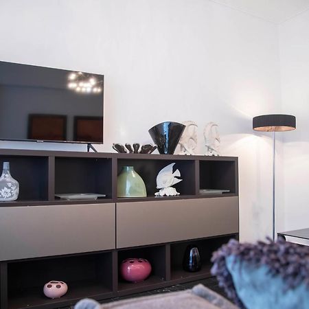 Konstantinos Stylish Brand New Apt In The Heart Of Athen Eksteriør billede