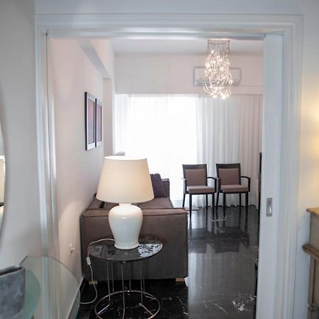 Konstantinos Stylish Brand New Apt In The Heart Of Athen Eksteriør billede