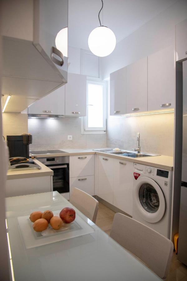 Konstantinos Stylish Brand New Apt In The Heart Of Athen Eksteriør billede