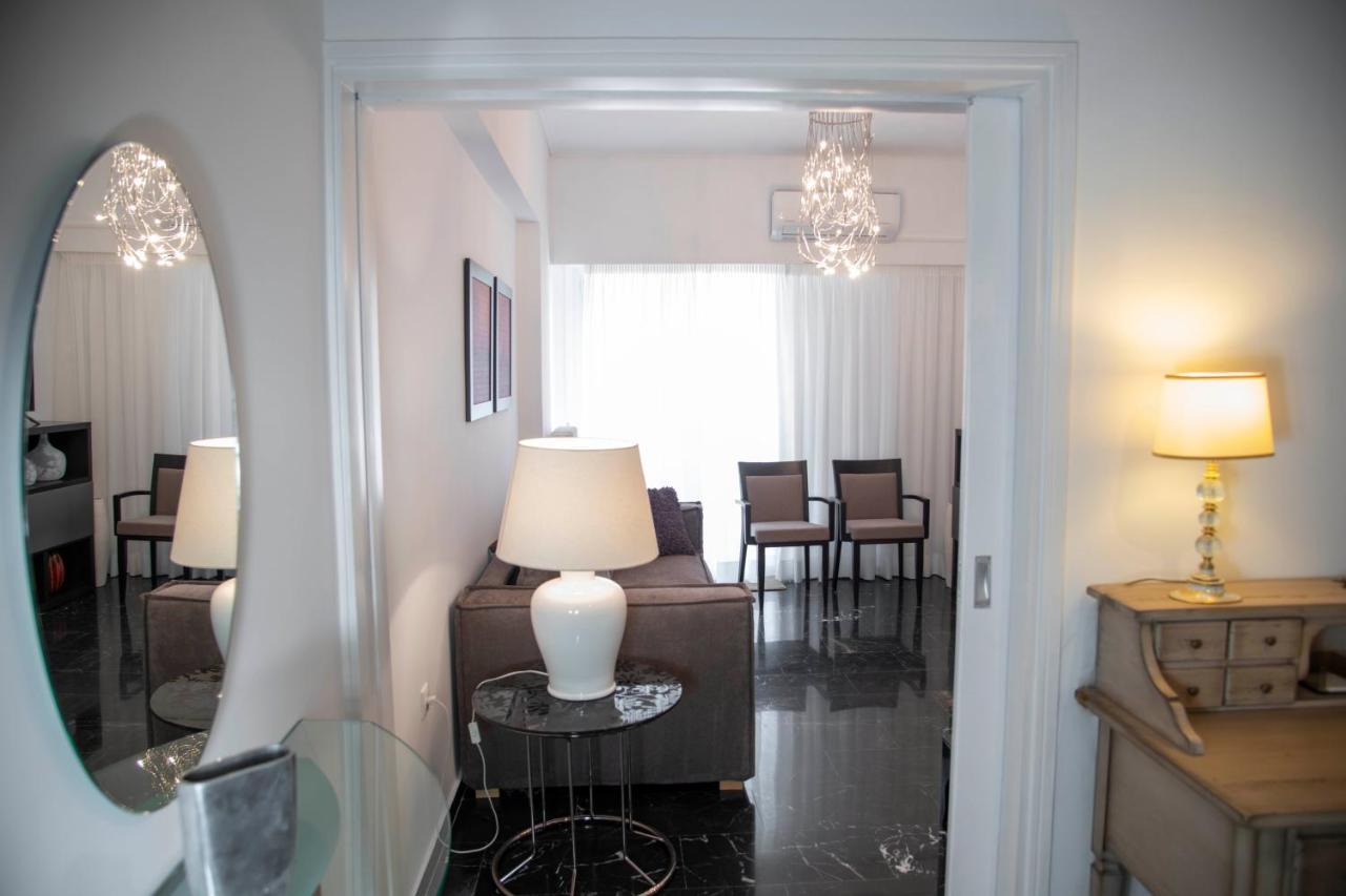 Konstantinos Stylish Brand New Apt In The Heart Of Athen Eksteriør billede